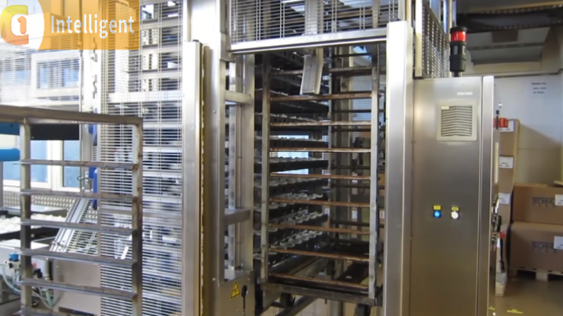 Cart-type retractable tray